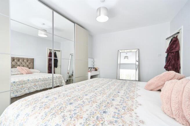 3 bed Semi-Detached for sale Image 9