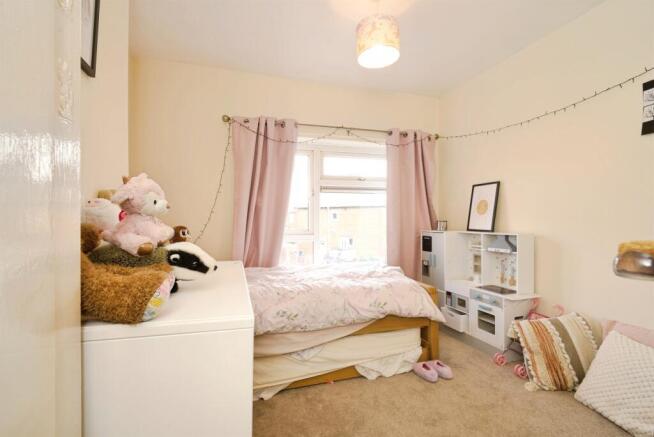 3 bed Semi-Detached for sale Image 8