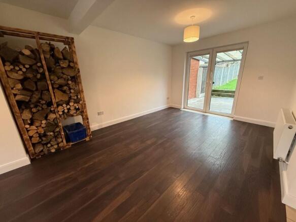 4 bed Town House for sale Image 5