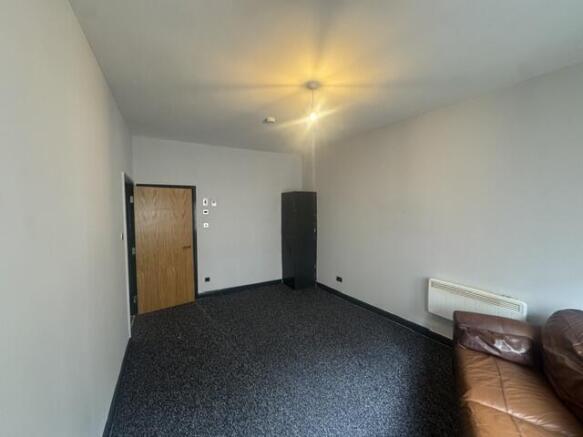 1 bed Apartment to rent Image 10