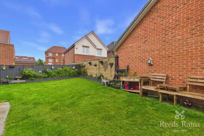 4 bed Detached for sale Image 6