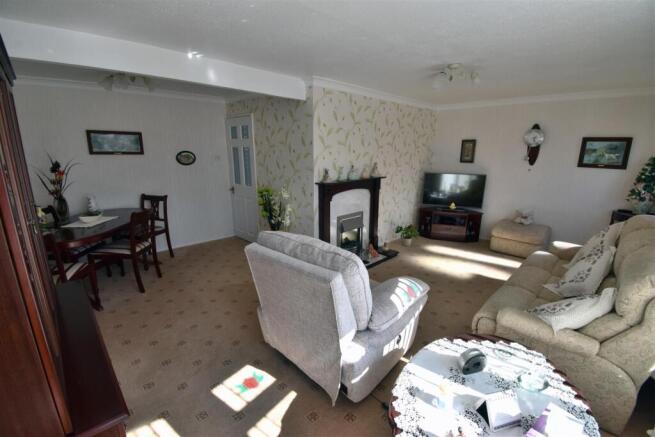 Lounge / Dining Room