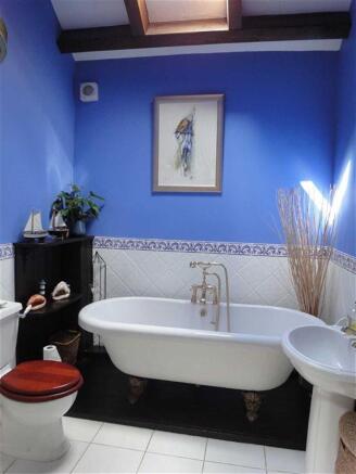 BATHROOM: