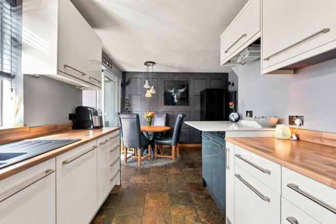 3 bed Semi-Detached for sale Image 5