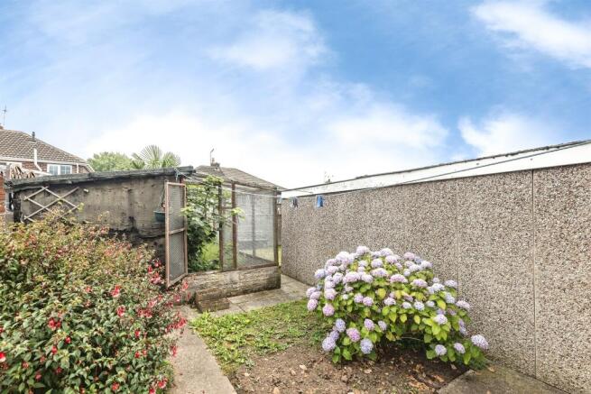 3 bed Semi-Detached for sale Image 4