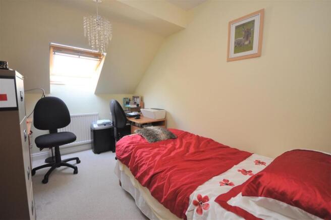 BEDROOM 4