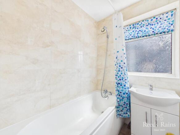 3 bed Semi-Detached for sale Image 7