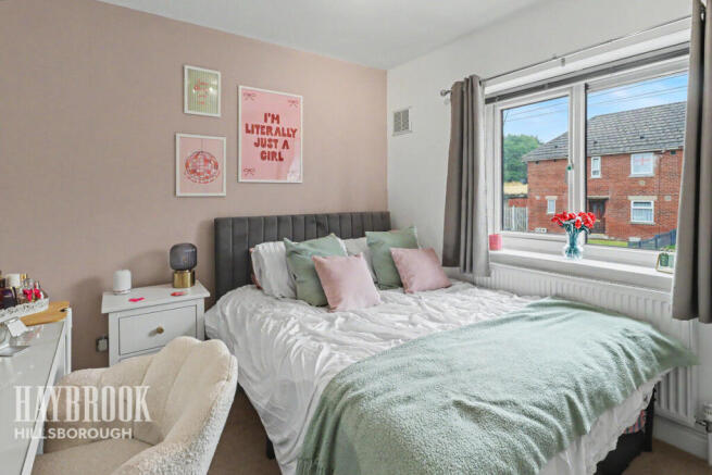 3 bed Terraced for sale Image 9