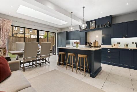Mandrake Road, SW17