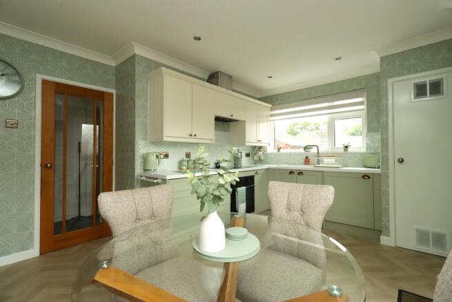 2 bed Detached Bungalow for sale Image 6