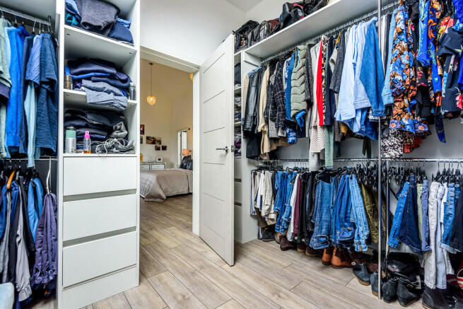 Bedroom 1 Wardrob...