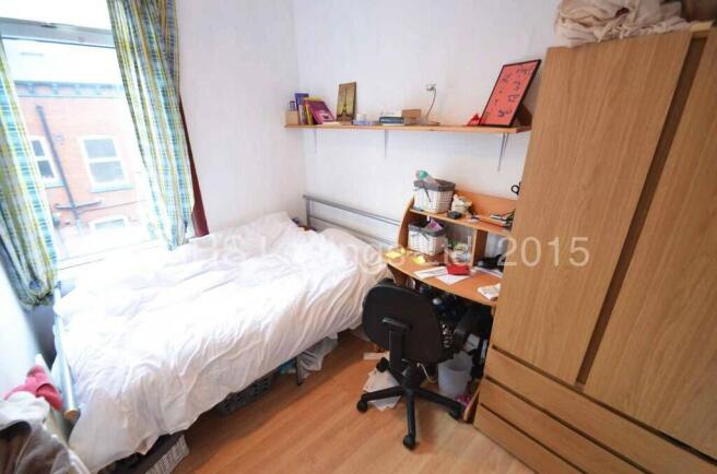 4 bed Terraced to rent Image 8