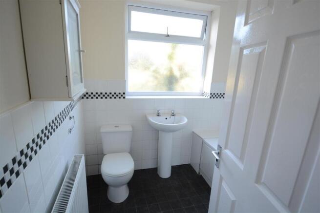 Bathroom.JPG