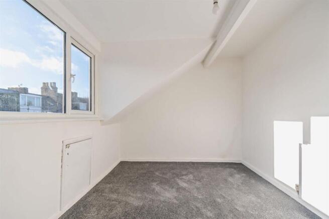 4 bed Terraced for sale Image 10