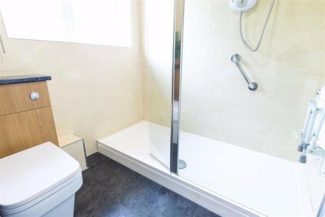 BATHROOM / SHOWER ROOM