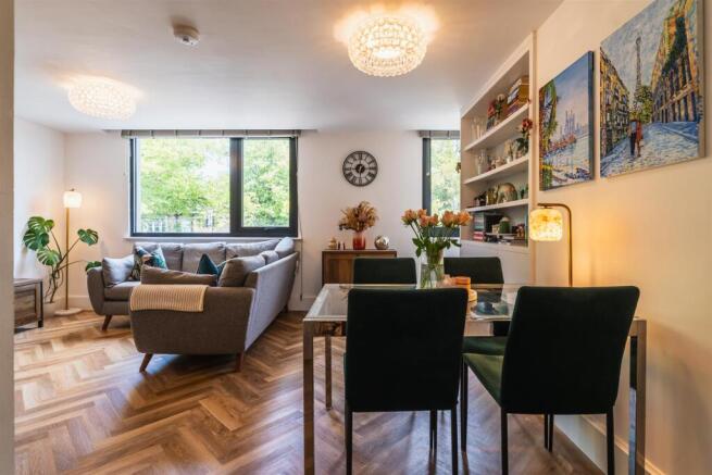 2 bed Apartment for sale Image 7