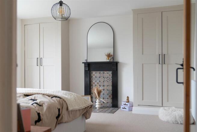 Bedroom1-5.jpg