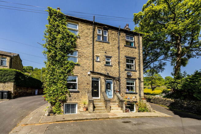 3-bed terraced on 48 Middle Street, Triangle HX6 3NX, £165,000