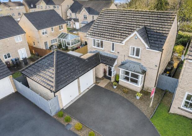 4 bed Detached for sale