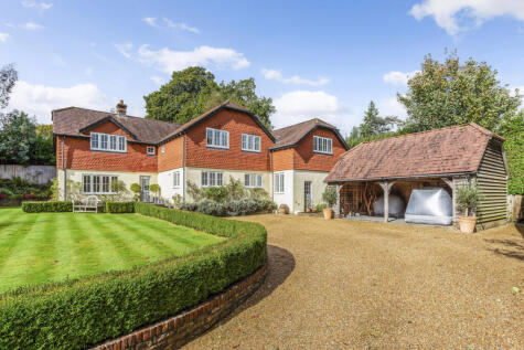 Bunch Lane, Haslemere, West Sussex GU27 1ET