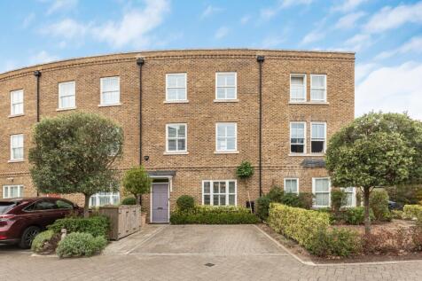 Barrons Chase, Richmond, Surrey, TW10