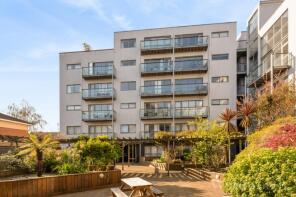 G10, Crown Place Apartments, Varcoe Road, London SE16 3AD