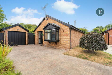 St. Marks Crescent, Great Sutton, Ellesmere Port, CH66