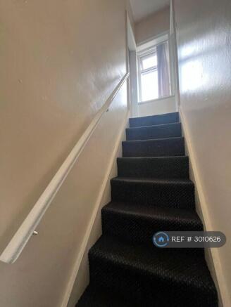4 bed Flat to rent Image 9