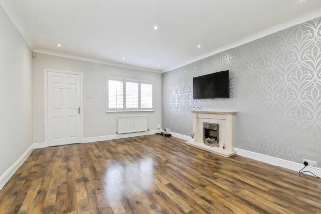 3 bed Bungalow for sale Image 4