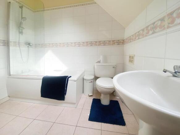 2 bed Apartment to rent Image 7
