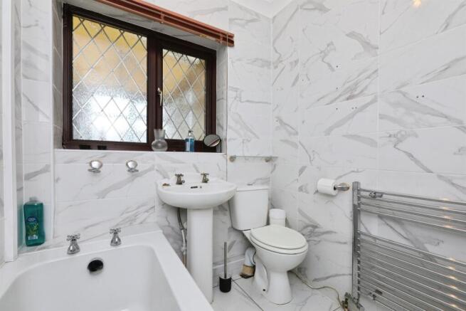 3 bed Terraced for sale Image 11