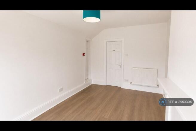 5 bed Flat to rent Image 11