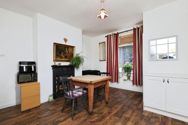 4 bed Semi-Detached for sale Image 7