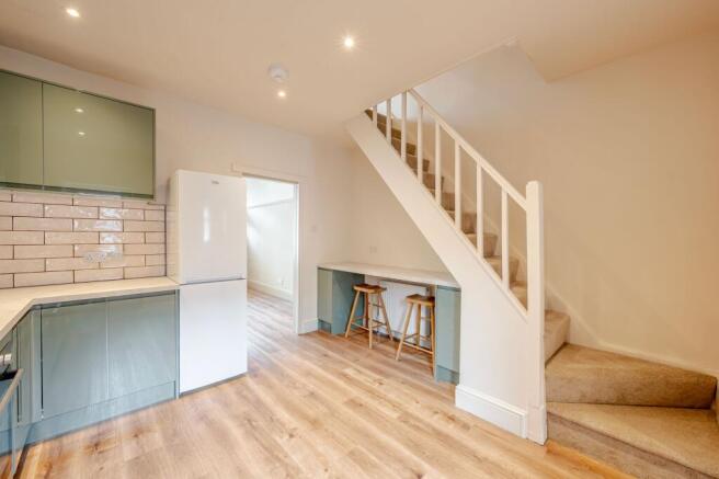 2 bed Terraced to rent Image 8