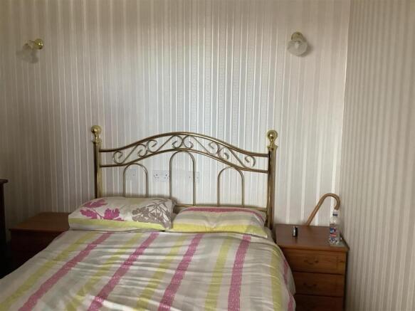 2 bed Terraced Bungalow for sale Image 10