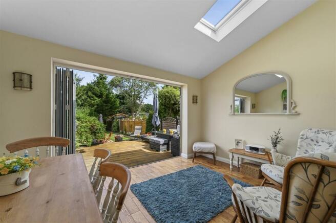REAR RECEPTION ROOM