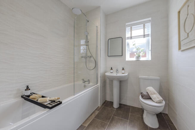4 bed Detached for sale Image 8