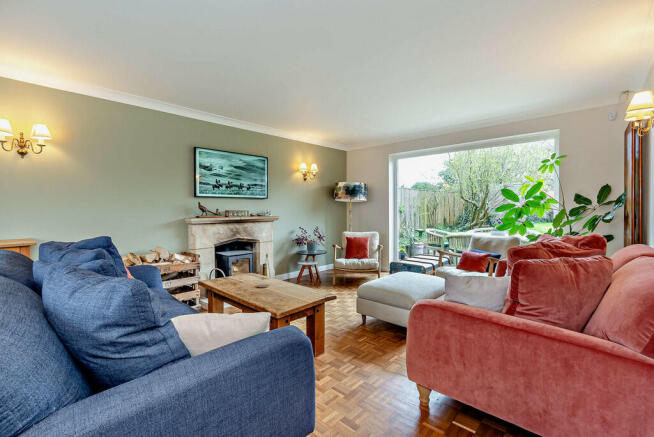 8587691-interior0...