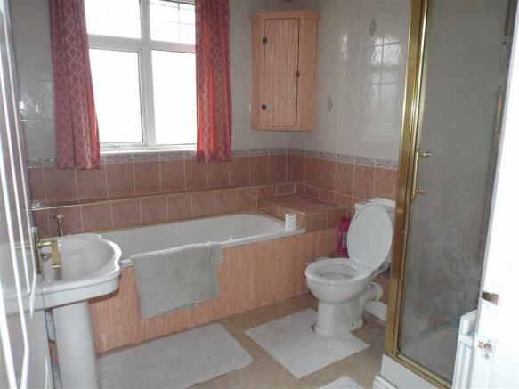 BATHROOM: