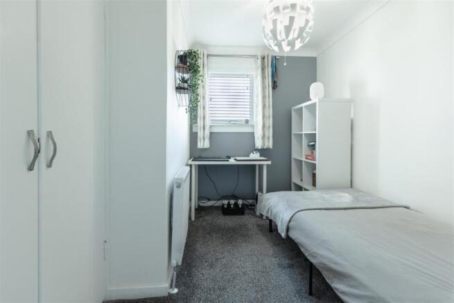 3nd_bedroom_Wardrobe_LightGrey-APK_by_PP.jpg