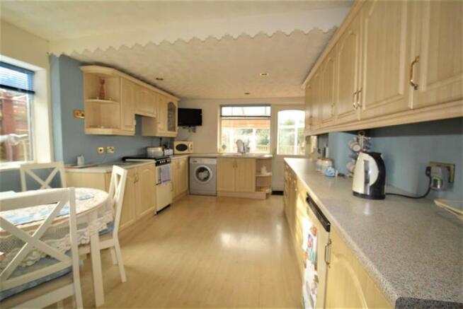 EXTENDED KITCHEN / D