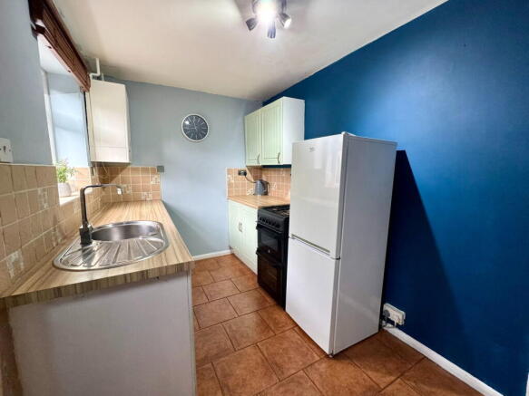 2 bed Semi-Detached for sale Image 4