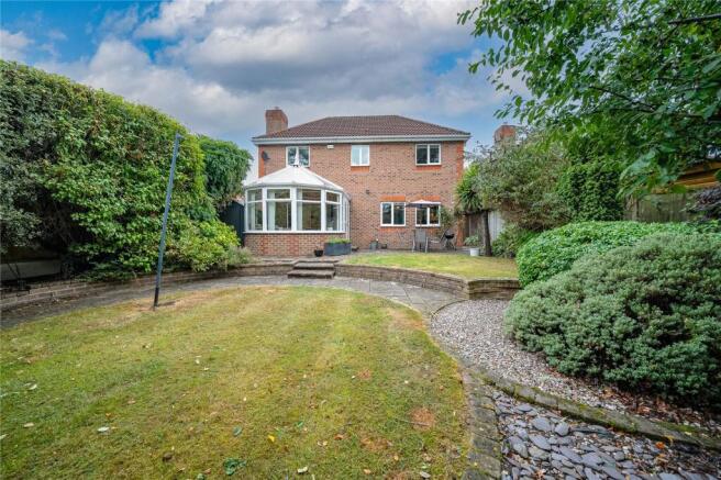 4 bed Detached for sale Image 8