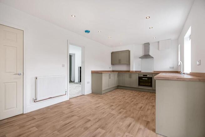 3 bed Semi-Detached to rent Image 7