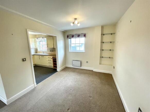 LIVING/DINING ROOM
