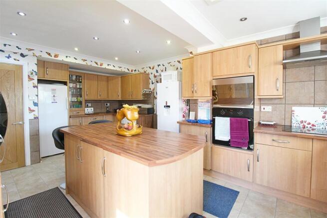 BREAKFAST KITCHEN