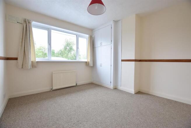 3 bed Semi-Detached to rent Image 8