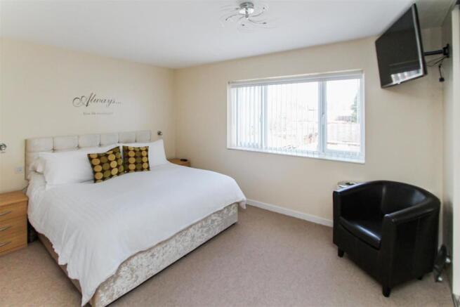 Master Suite.jpg