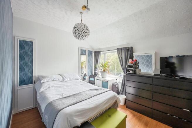 3 bed Terraced for sale Image 9
