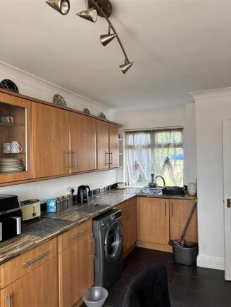 Kitchen (2).jpg